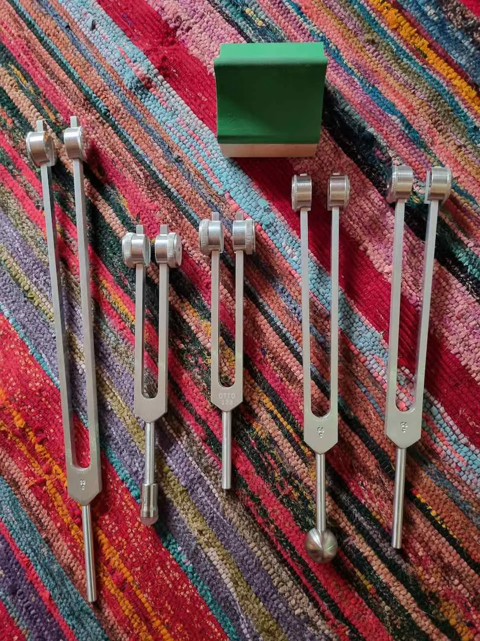 gamme de diapasons thérapeutiques