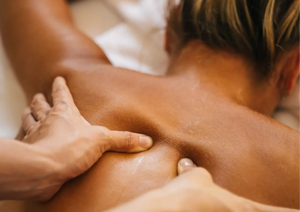 Massage dos a l huile