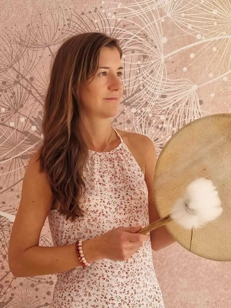 Portait Laetitia OLIVIER tambour chamanique